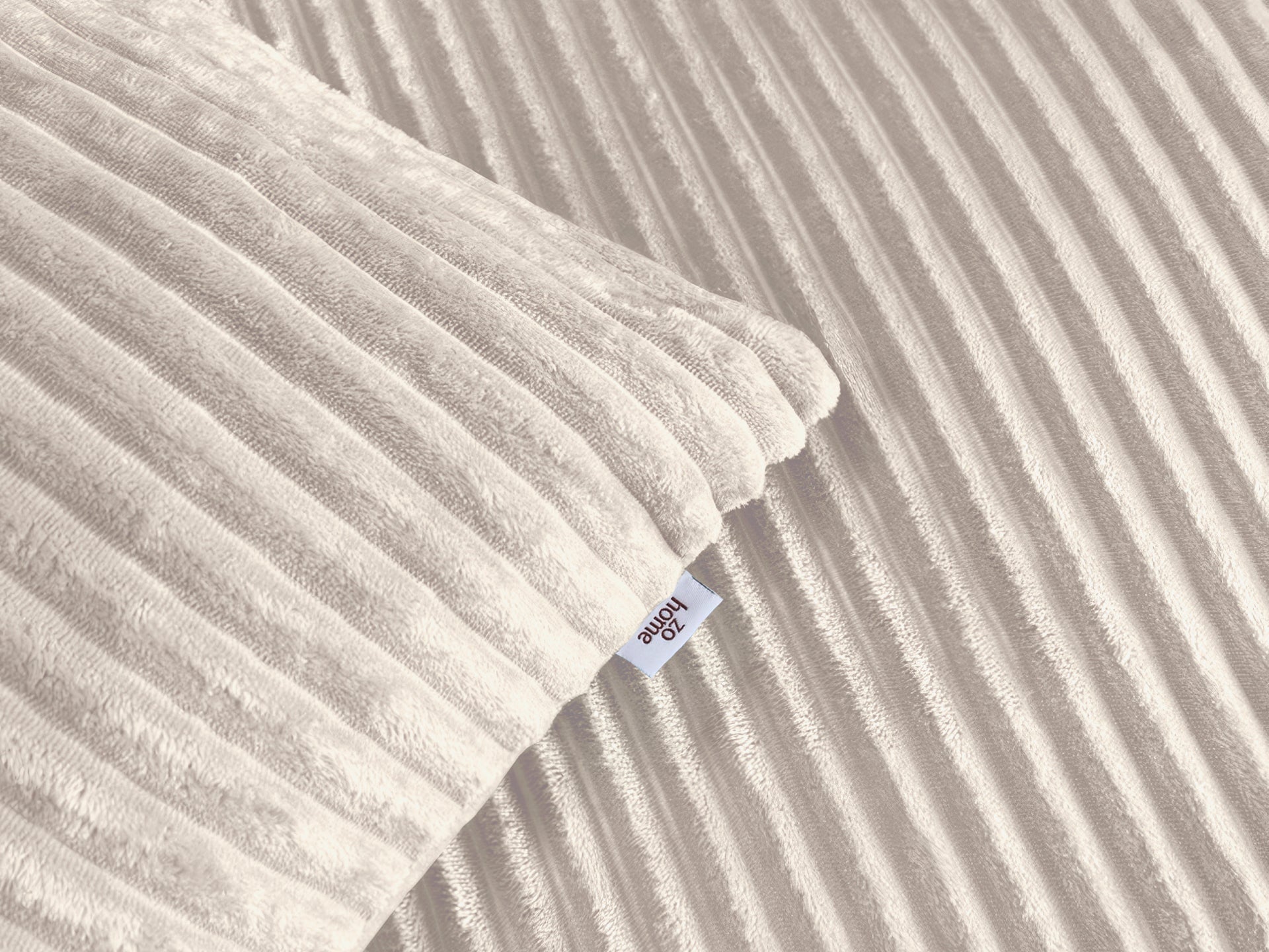 Zohome Dekbedovertrek Pile di Ribcord Off-White - 100% Microvezel - sfeer/detail 2